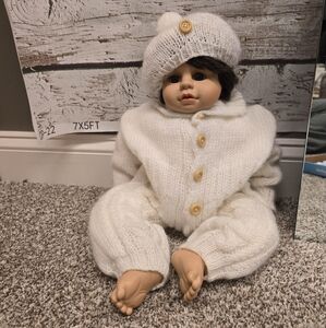 Vintage  2000 HERITAGE MINT BABY Girl Doll 21"